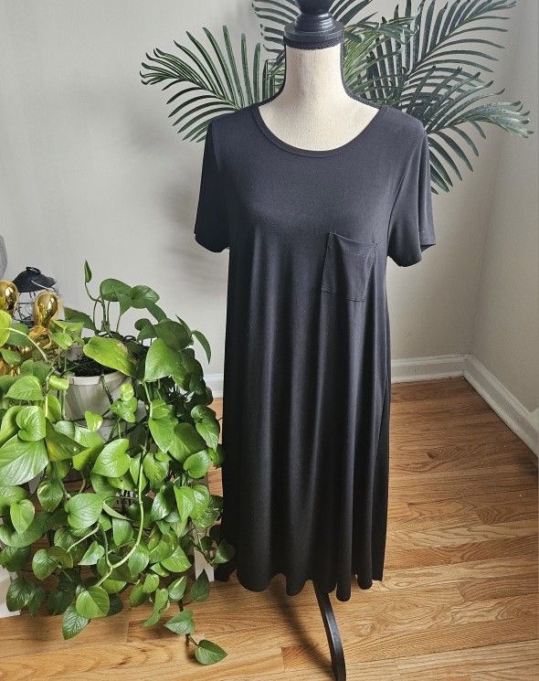 Lularoe Women's Carley Black Dress High Low Top Pocket Short Sleeve Size medium approximately ptp 18" length 39"