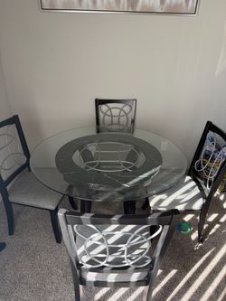 dining room table w/chairs
