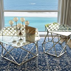 A large table and a small glass table.     🍀❤️🍀❤️