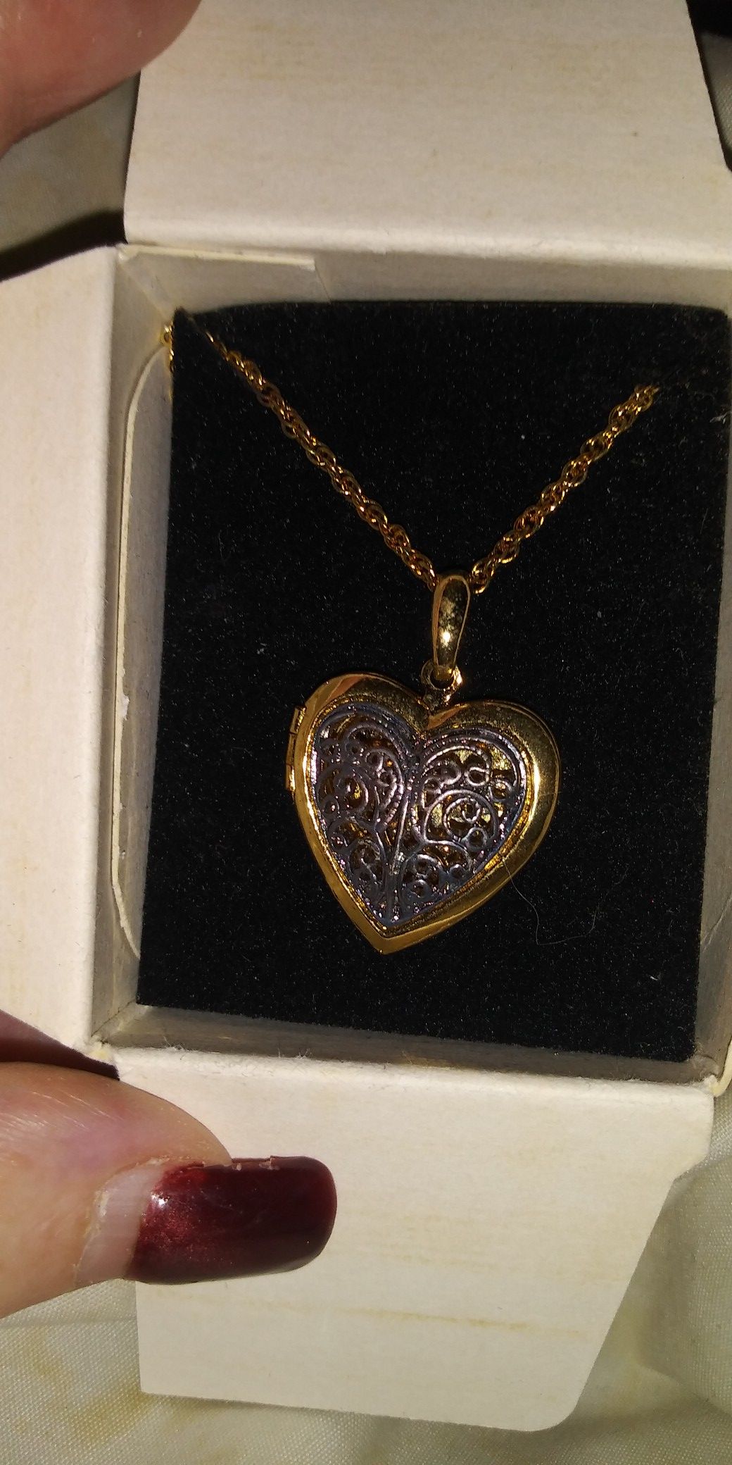Avon heart locket
