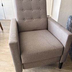 Two recliners For $80 