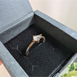 A Lauren Wolf Jewelry classic(119)62