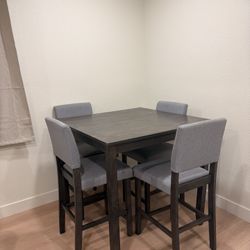 Dining Room Table & 4 Chairs