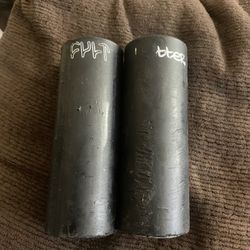 Pegs