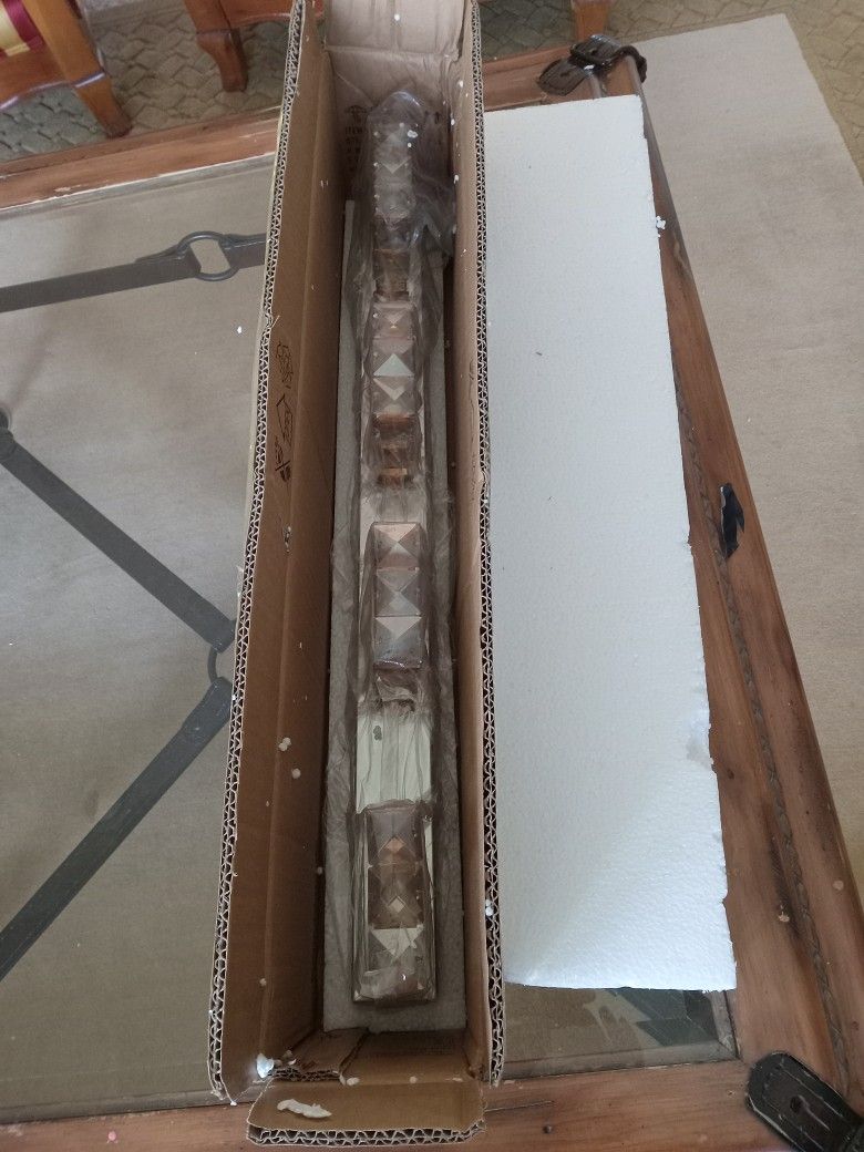 BRAND NEW BATHROOM WALL LIGHT 4 LAMPS