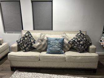 Set Of Crème/White Sofas