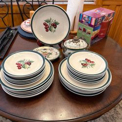 China Cherry Plate Set