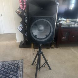 Tripod Speaker