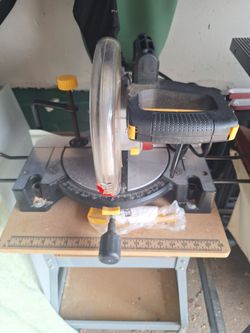 10-in electric miter saw with laser