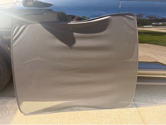 Tesla Model Y Glass Roof Sunshade – Like New!