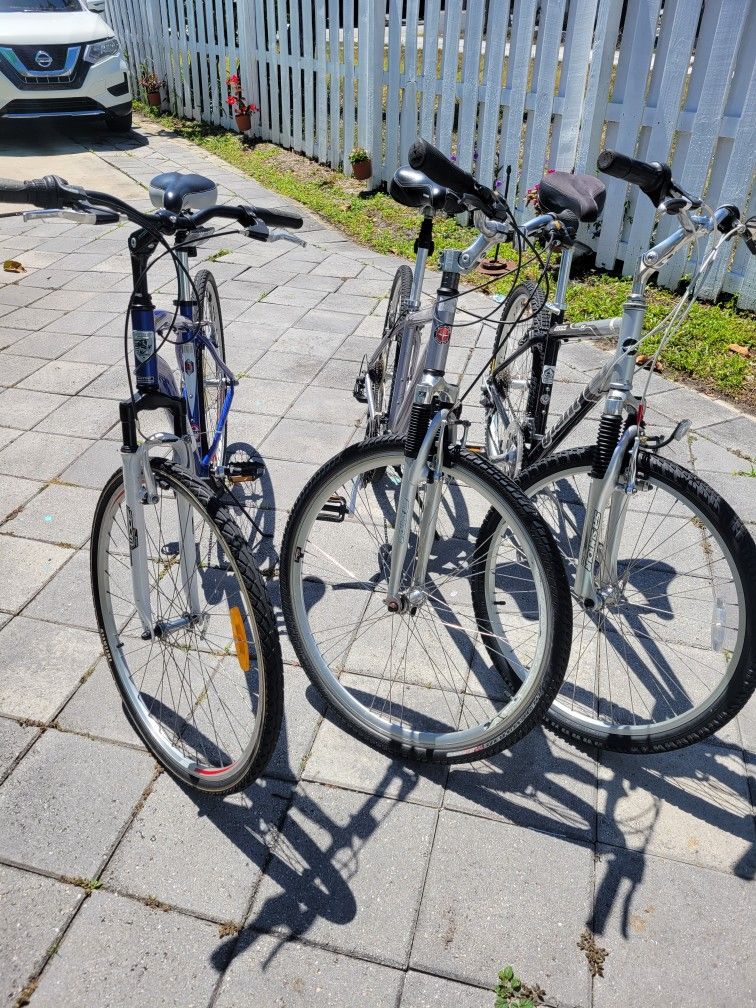 3 Bikes Giant, Schwinn And Infity
