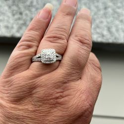 Engagement Ring-Halo Design & Matching Wedding Band 