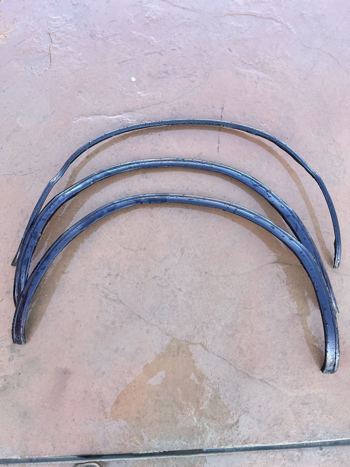 94-96 CHEVROLET IMPALA SS WHEEL SKIRT MOLDINGS 91-96 CHEVROLET CAPRICE FENDER WHEEL TRIM