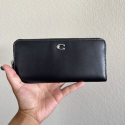 Coach Essential Slim Wallet