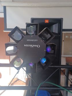 2-Jbl 15 2 bajosSA  PORTERIA CON 3 LUSES AMPLIFICADOR QSC YMESCLADORA HARBINGER
