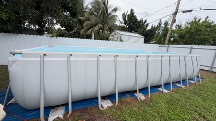 Pool/piscina for sale