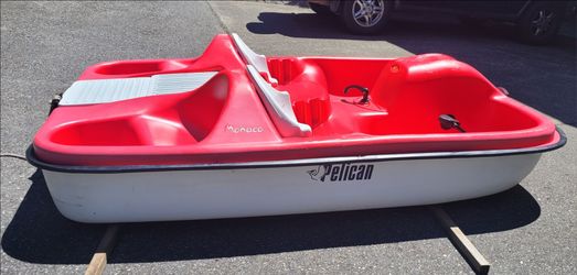 Clean Pelican Monaco Pedal Boat
