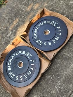 Brand New 25lb Signature Fitness Bumper Plates