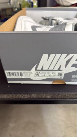 Air Jordan 1 Retro High OG Stealth/White