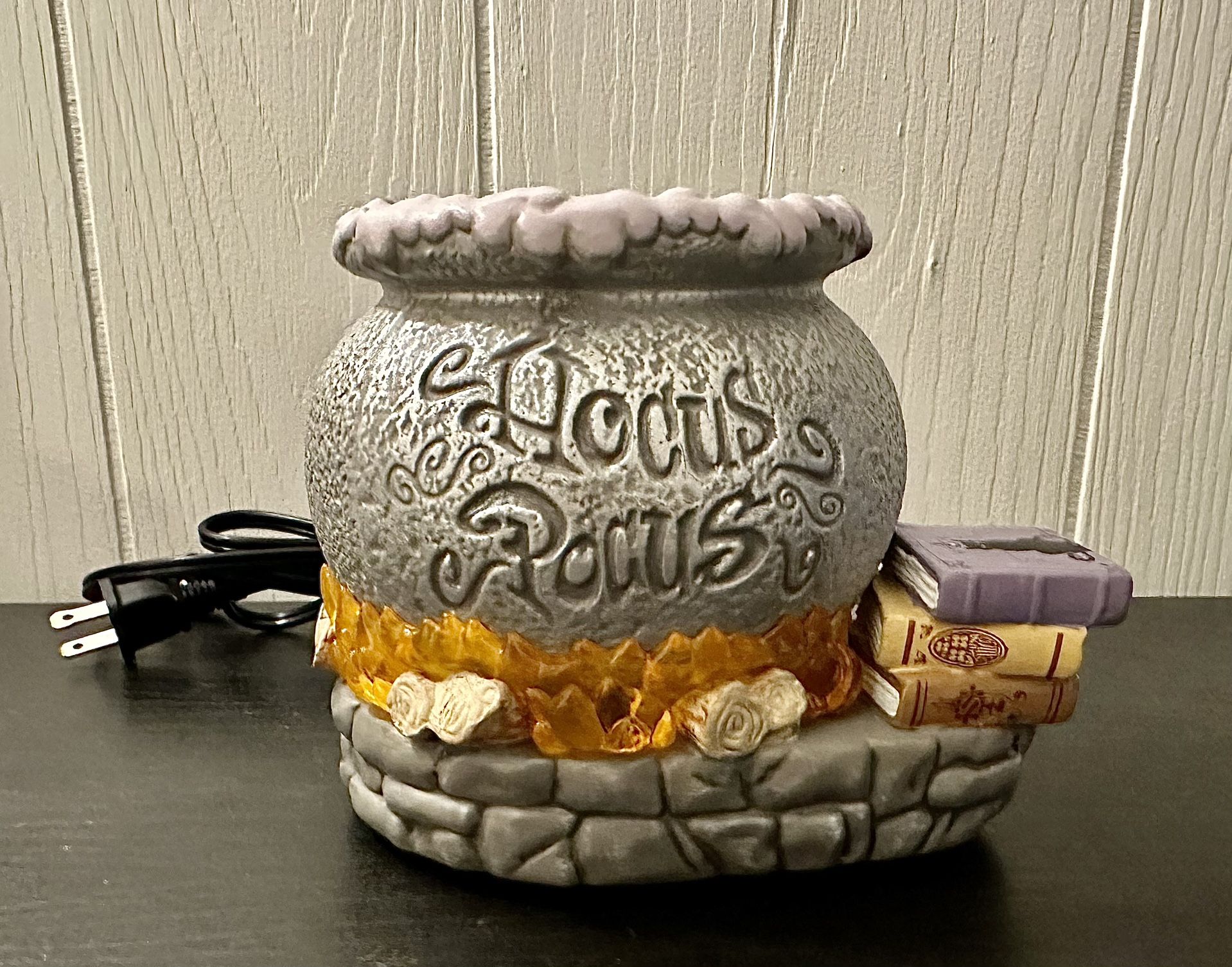 Disney’s Hocus Pocus, 2022 Scentsy Wax Warmer! New! 