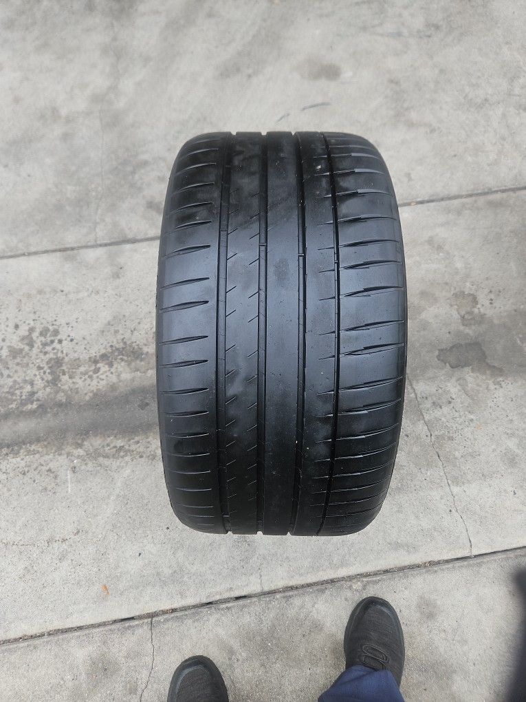 One 2953021 Michelin Pilot Sport