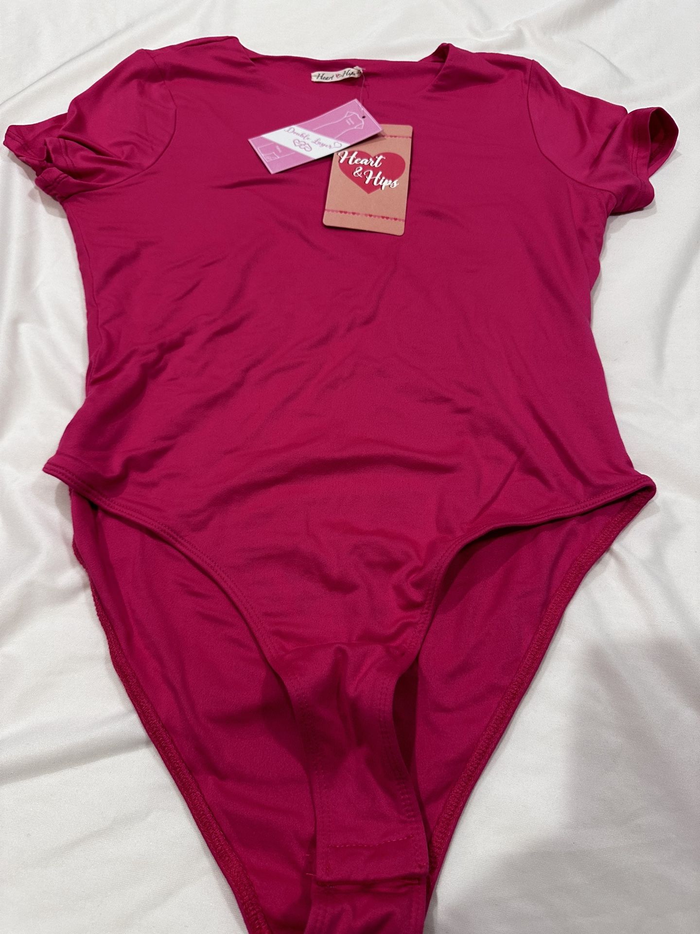 New Pink Women's Round Neck Short Sleeve T Shirts Basic Bodysuits. $10
