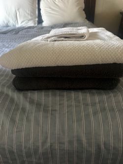 Bath Towel Set White and blue make a offer