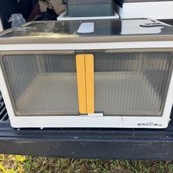 8.5 Gallon Stackable Bins 