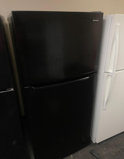 Frigidaire Top Freezer Fridge – Black, Clean, Ready to Go
