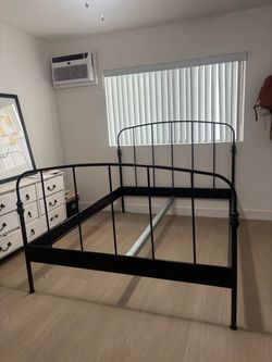 Queen Metal Bed