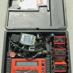 Snap-On Automotive Diagnostics Scanner MT2500 w/ Personality Keys Cartridges