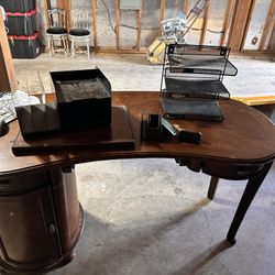 Free Desk