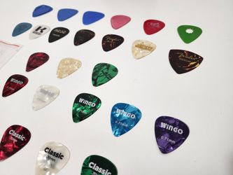 26 Assorted Guitar Picks & Cases