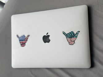 Apple MacBook Pro 13-inch – Intel i7, 16GB RAM