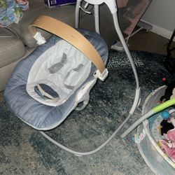 Baby Bassinet And Swing 