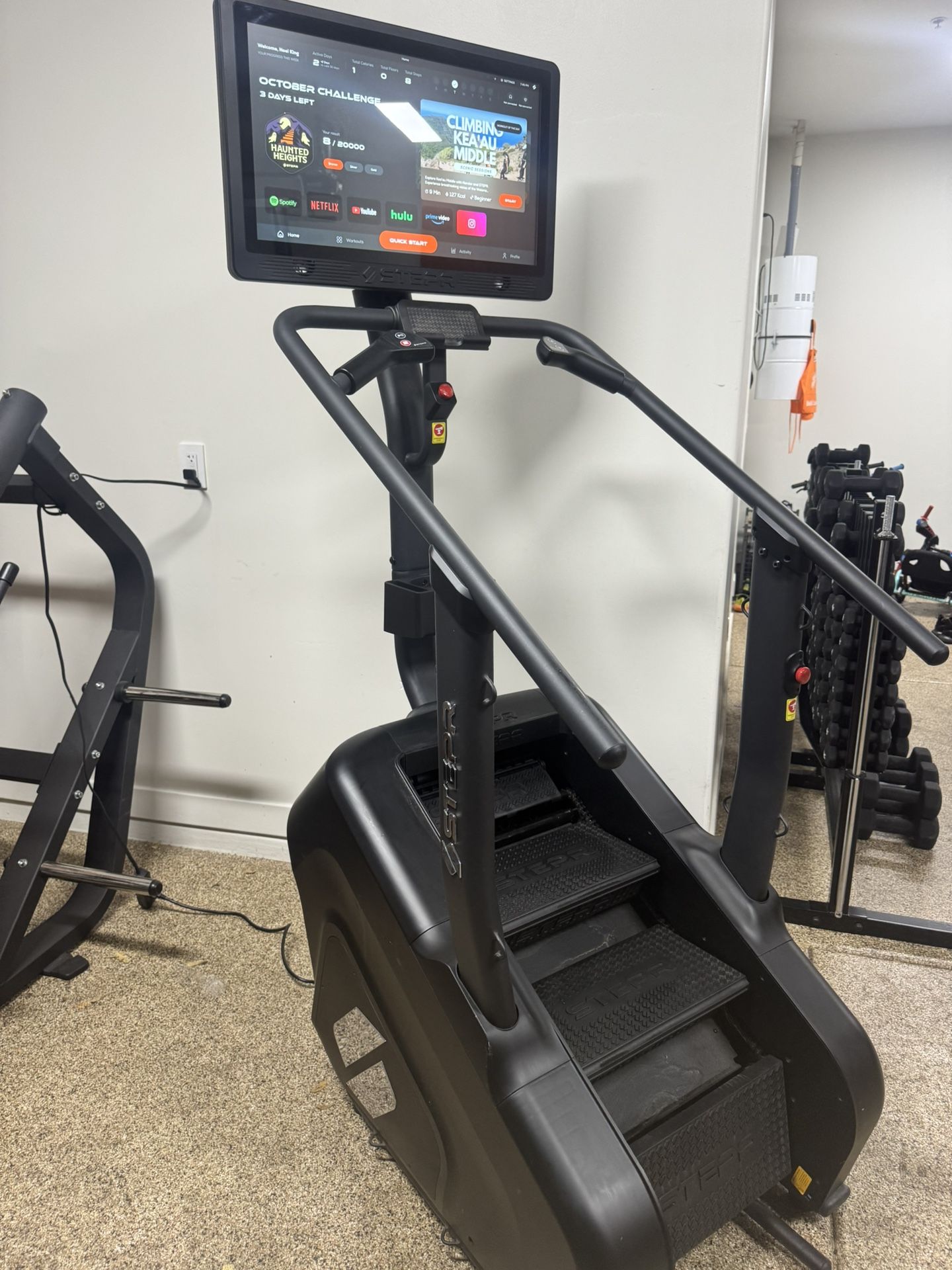 STEPR+ 27" HD Touchscreen (Stairmaster) Youtube,Netflix, Hule, Prime ,Etc
