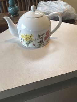 Tea kettle