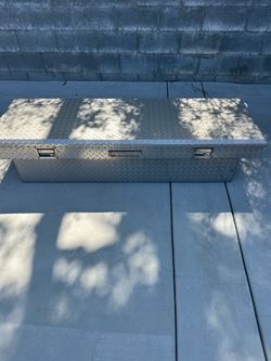 Aluminum truck tool box