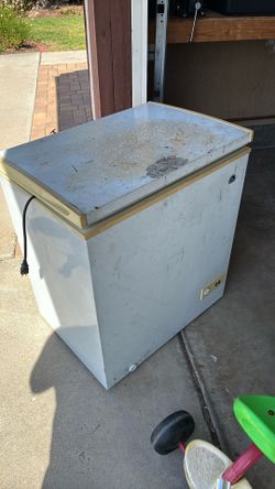 Household Freezer 5.1 cubic ft (used, working)