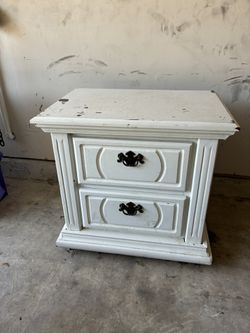 Nightstand 2 drawer white