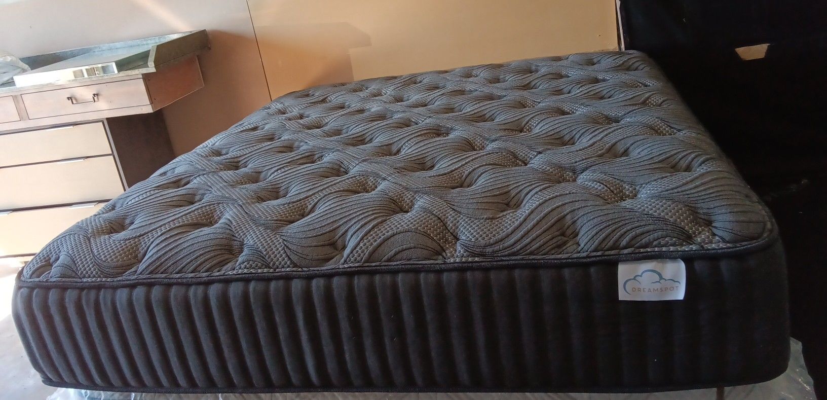 King Size Mattress (Colchón King Size)