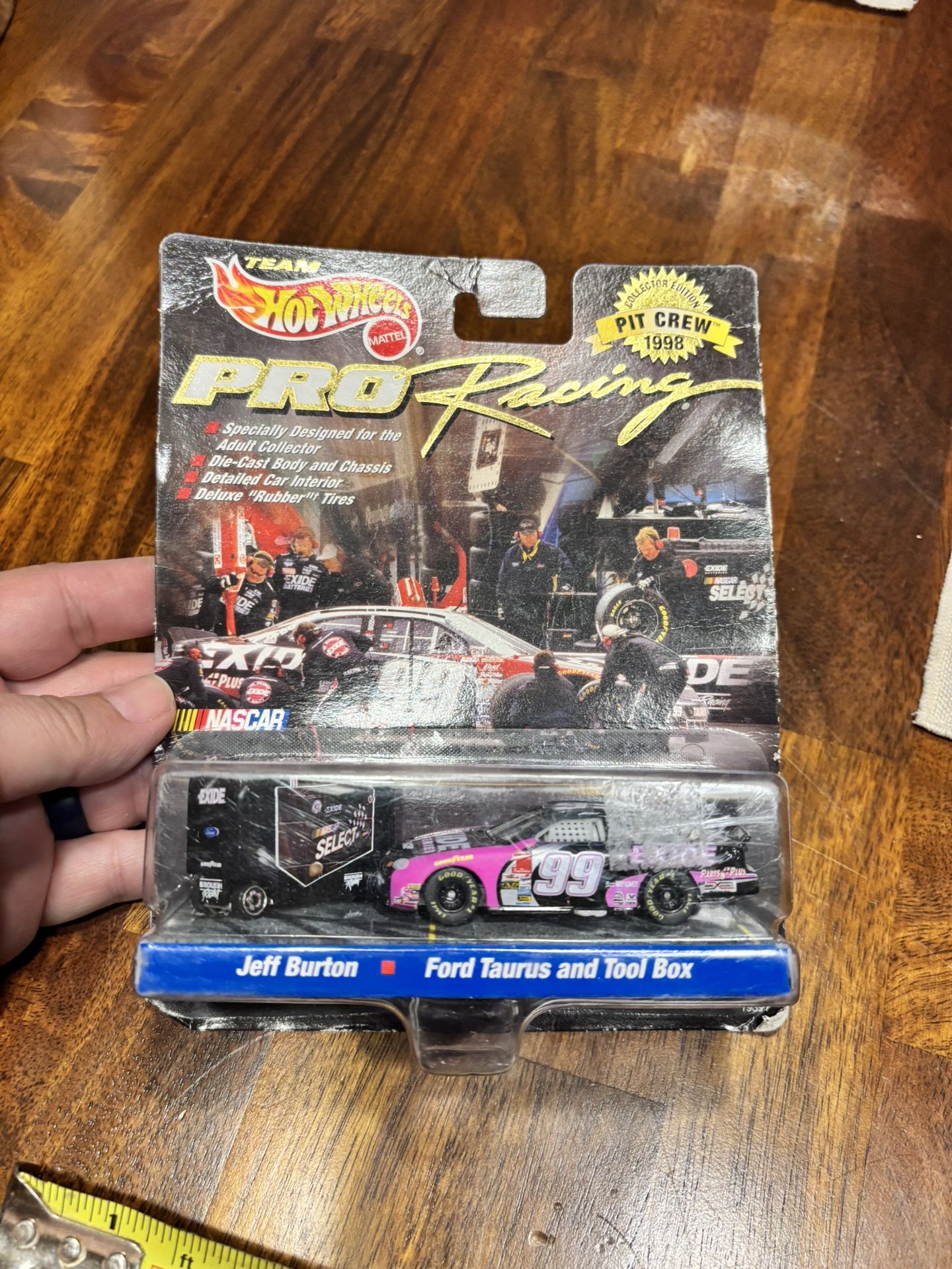 Hot Wheels Pro Racing Pit Crew Jeff Burton