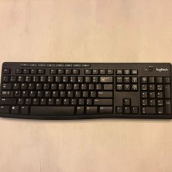 Logitech MK270 Wireless Keyboard and Mouse Combo