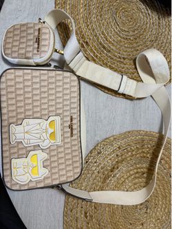 Women’s crossbody bags