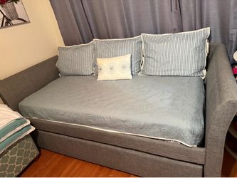 Trundle bed