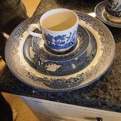 Churchill Made In England Classic Blue Willow From England