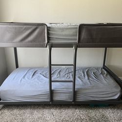 Kids Twin Bunk Bed