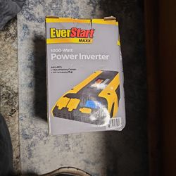 1000 Watt Power Inverter  Everstart Maxx