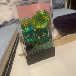 Green Dice Set