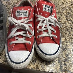 Woman’s Converse Size 10